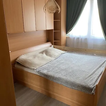 Comfortable And Spacious In 4 Apartmán Praha